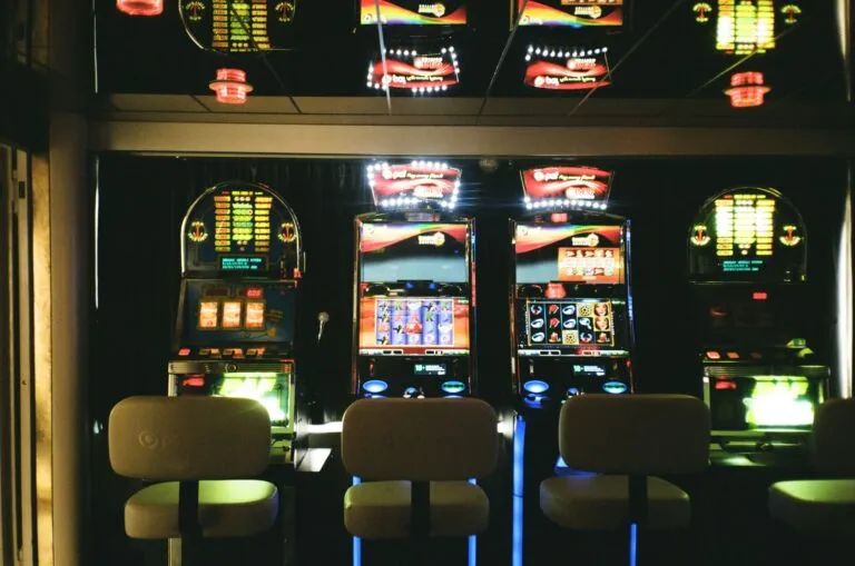 How to play slots